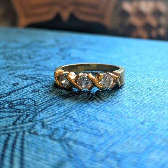 Vintage | Gold & Crystal Braided Design Ring - Picture 3 of 4